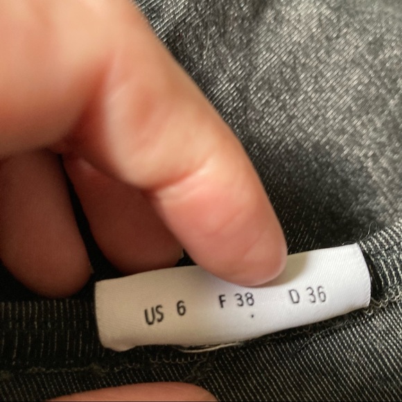 Akris Punto Charcoal Grey-Black Sleeveless Top Sz 6 - Picture 6 of 7